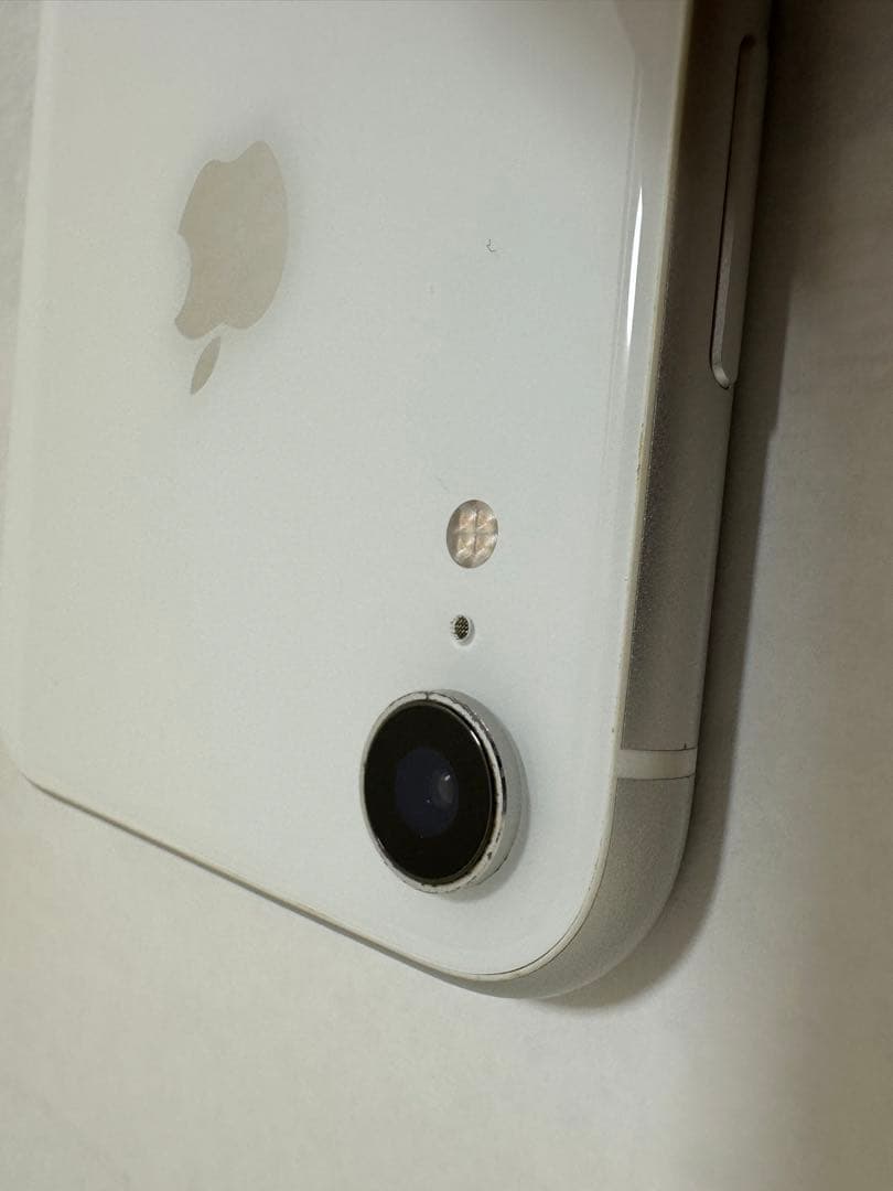 Apple iPhone XR ホワイト 本体　（画面不良あり）