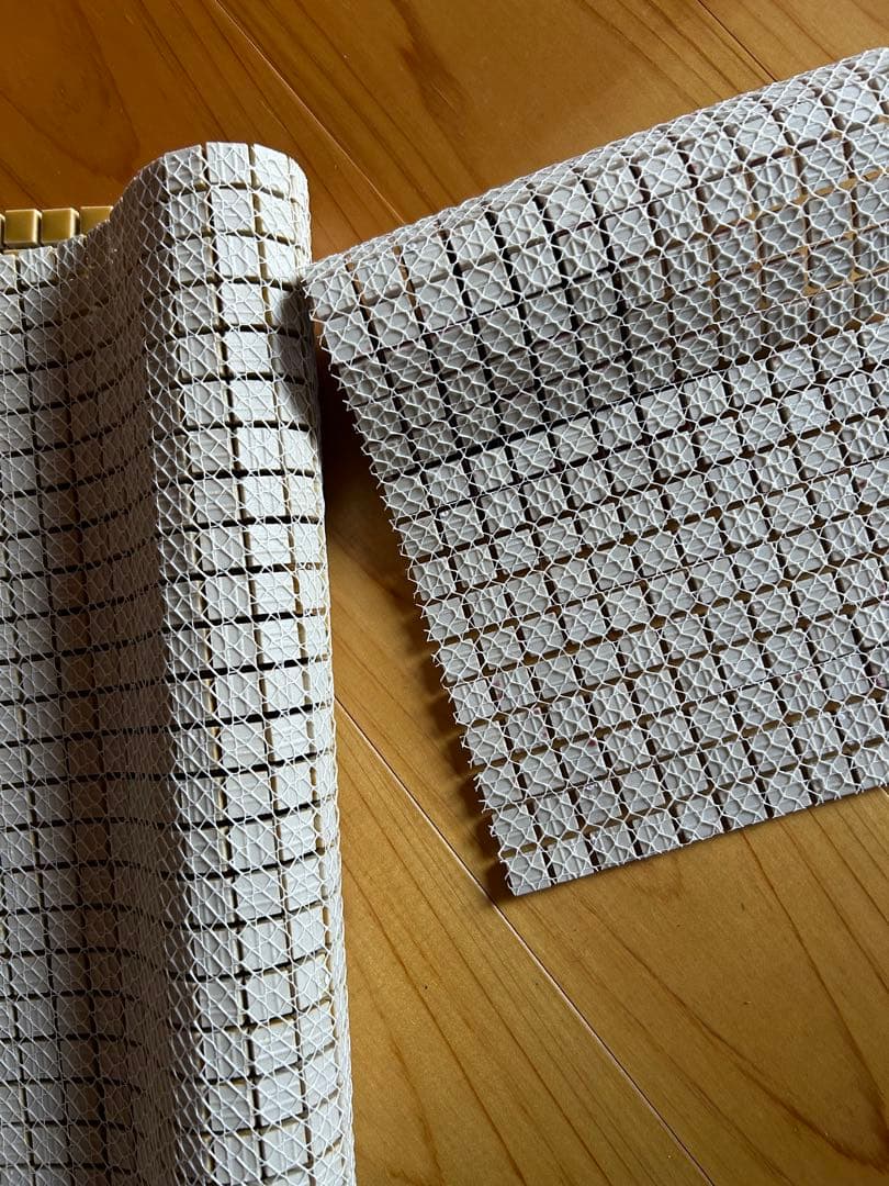 新品の美濃焼きタイル1センチ角です。リフォーム　小物作りなどに。