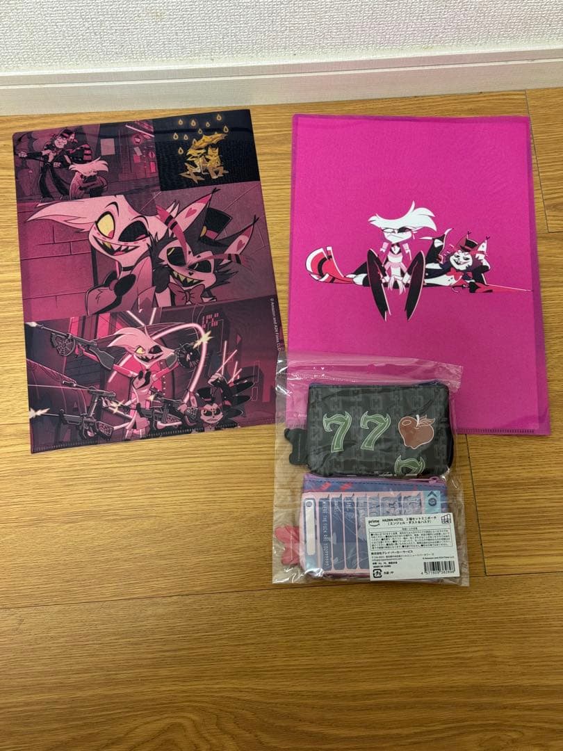 ハズビンホテル　エンジェルとハスク　クリアファイルとミニポーチ