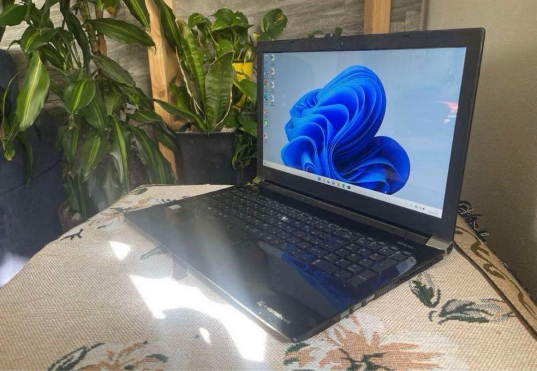 東芝 設定済みノートパソコン【高年式・大容量1TB・カメラ搭載】★即使用可能！