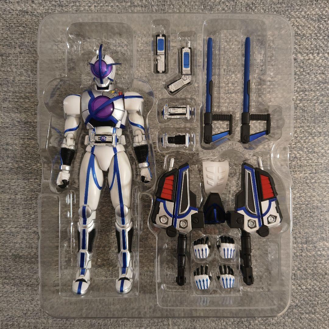 ★美品★S.H.Figuarts仮面ライダーサイガ