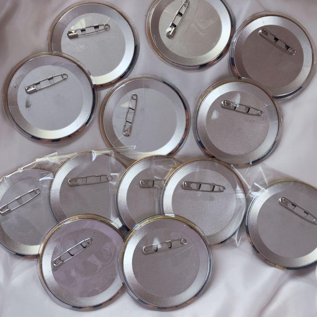 ワンピース トラファルガー・ロー バースデー缶バッジ 麦わらストア 2022