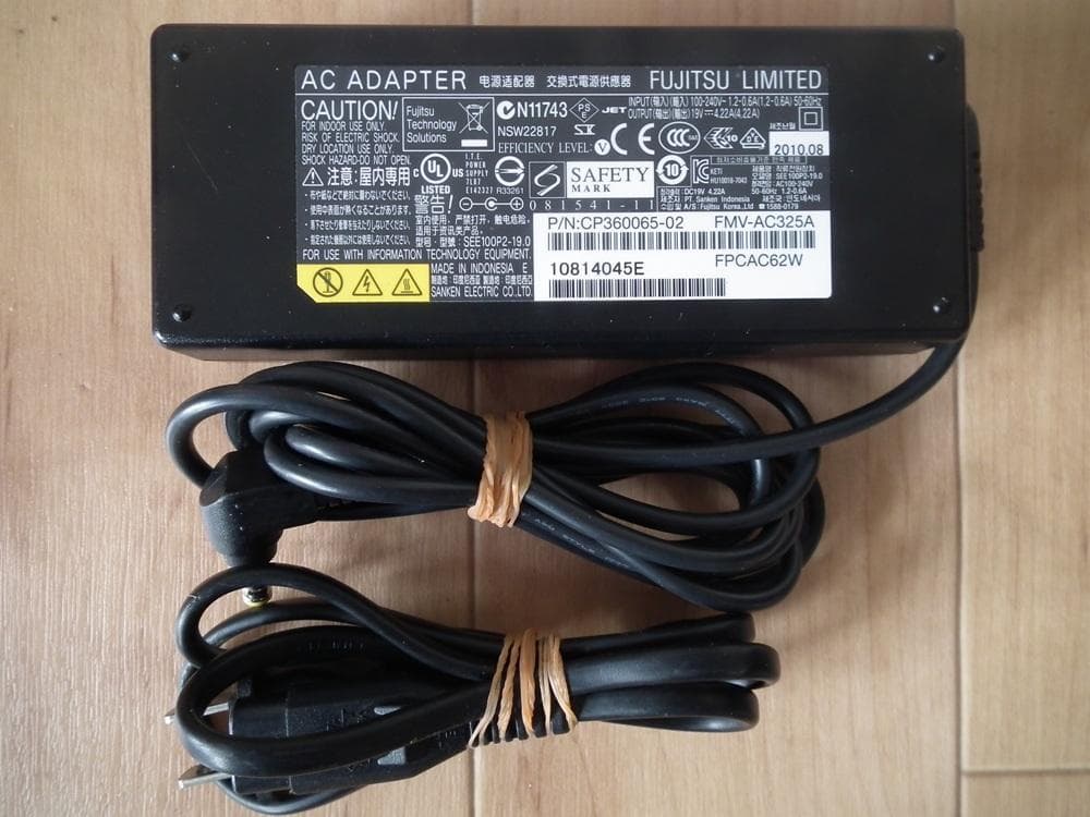 富士通 ノートパソコン LIFEBOOK AH77/J/中古特価良品
