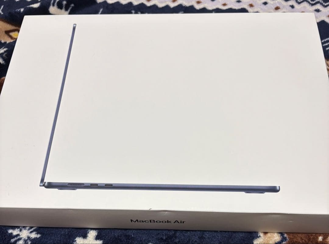 Apple 2024 MacBook Air 15インチ　512g