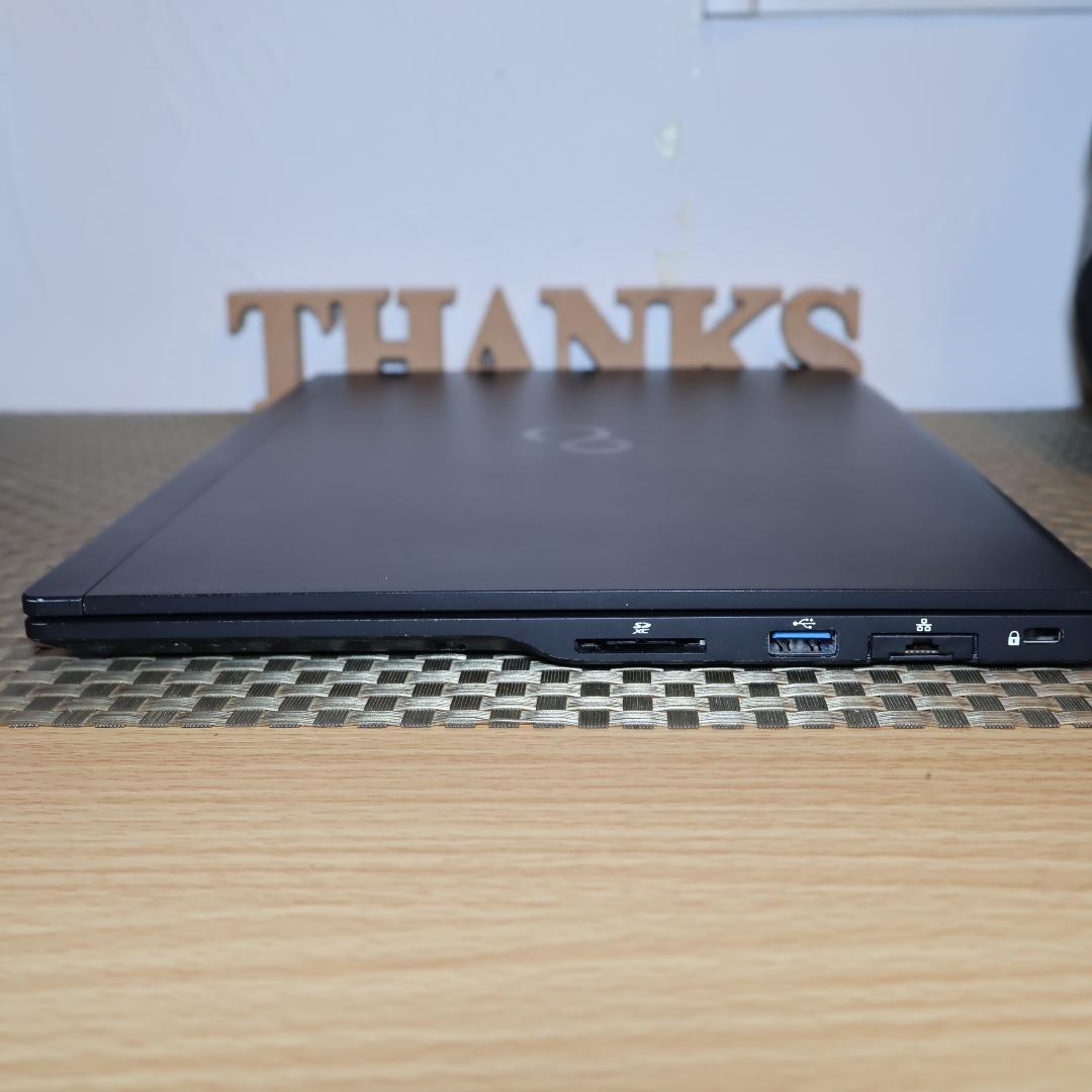 小型！Win11公式対応8世代i7/新品SSD512/メ8/無線/カメラ/FHD