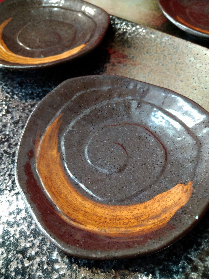 ⬛多目的コバルトブルー青御影風 蓋付皿⬛ウェーブ・黒備前茶刷毛三角皿⬛３組６皿