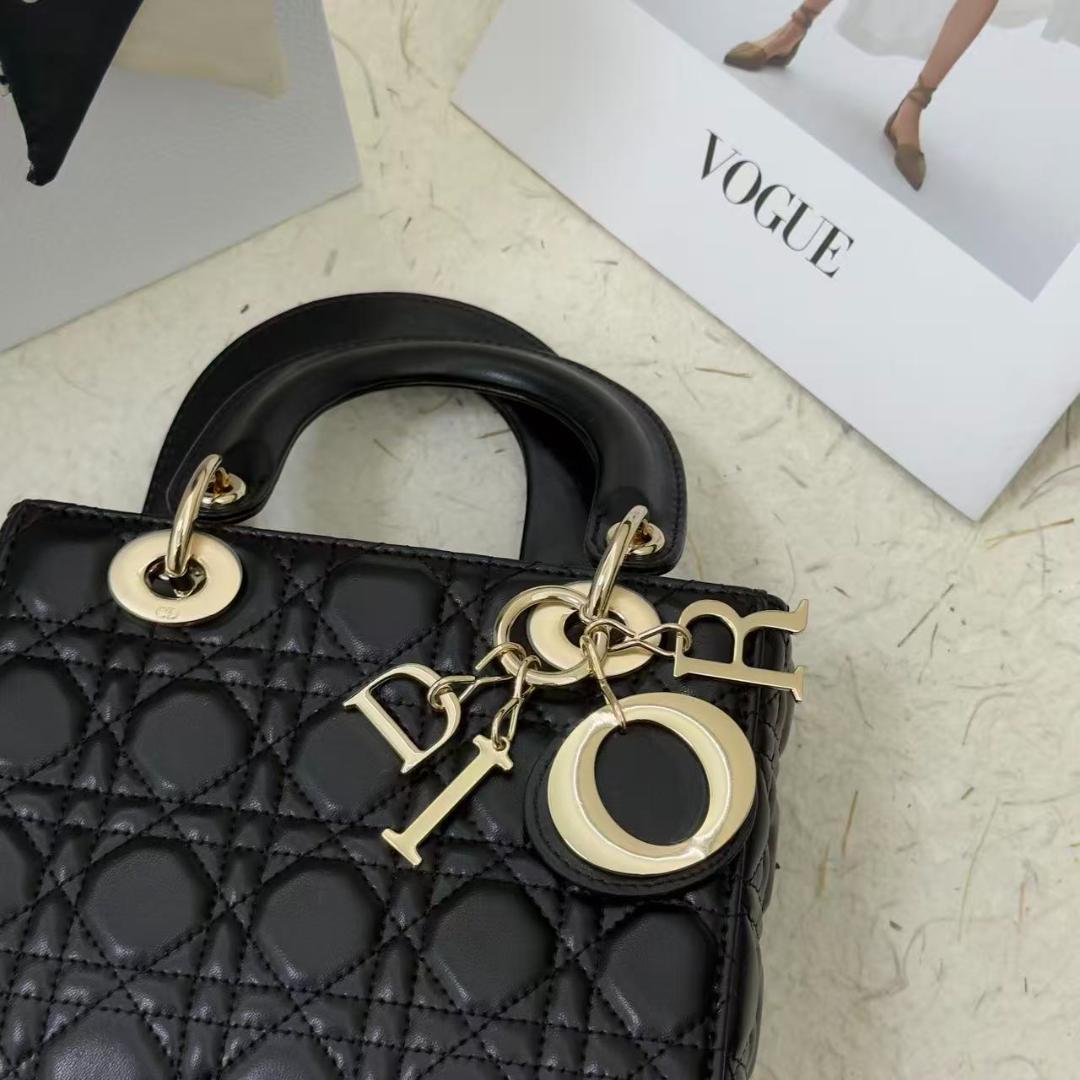 Dior✨状態良好✨ブラック キルティングバッグ~~！