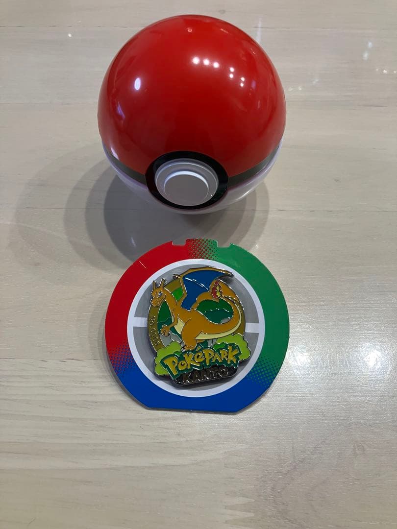 ポケパークカントー限定　ポケモン　ピンズ　バッジ　リザードン