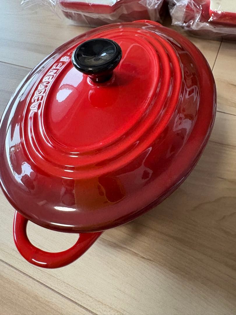 新品★ル・クルーゼ レッド 食器4点セット（グラタン皿・ラムカン・ココット）