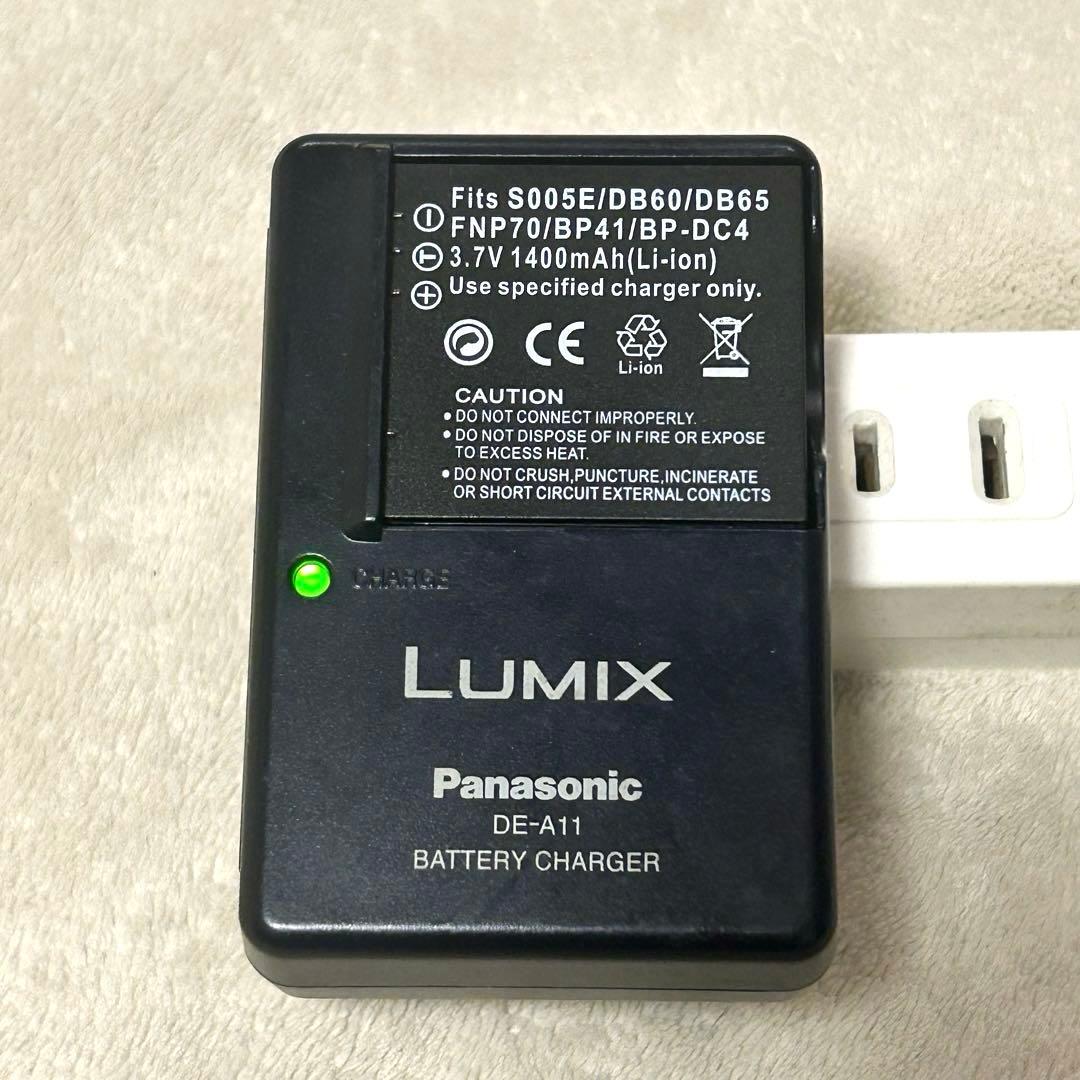 【極美品 動作確認済】パナソニック LUMIX DMC-LX1 デジタルカメラ