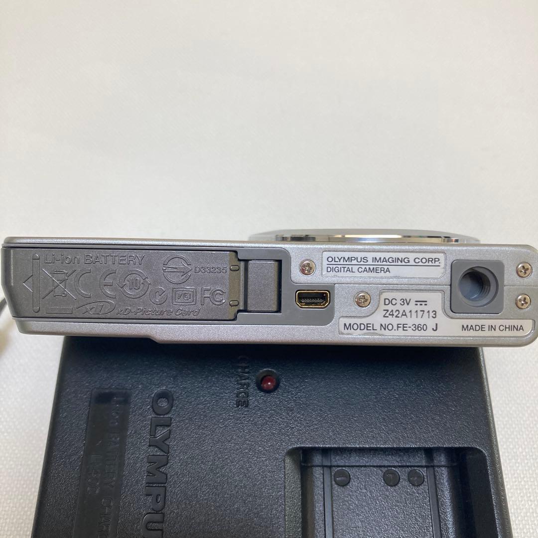OLYMPUS オリンパス　FE-360 デジタルカメラ　シルバー
