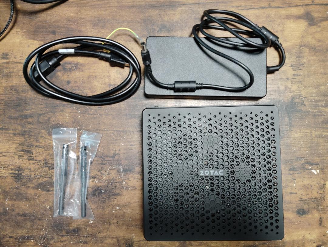 ZOTAC ZBOX Eシリーズ MAGNUS EN153060C
