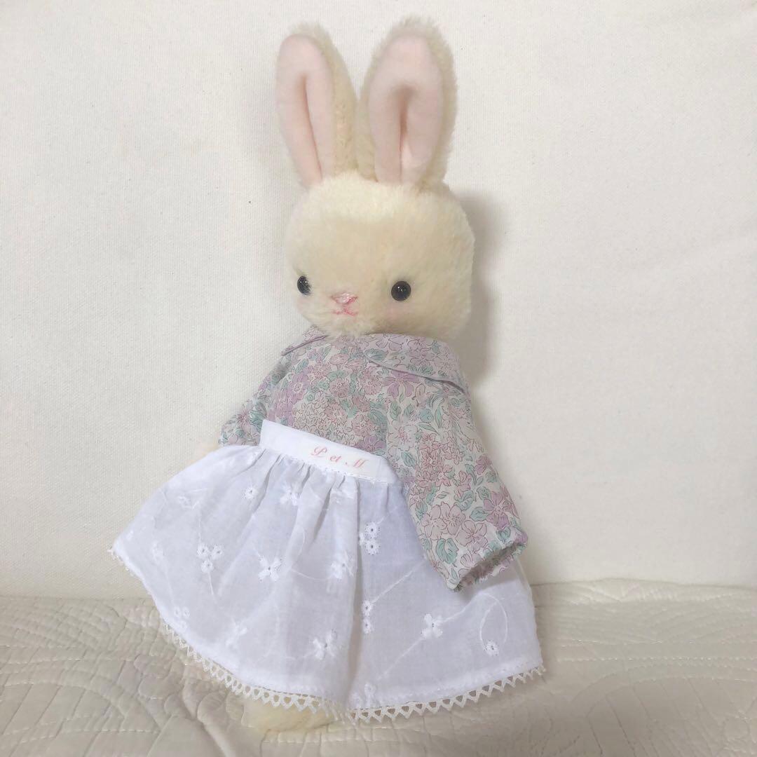 ハンドメイド　森の白うさぎちゃん