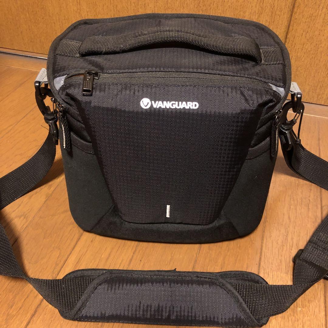 カメラバック（おまけ付き）と 密閉ケース