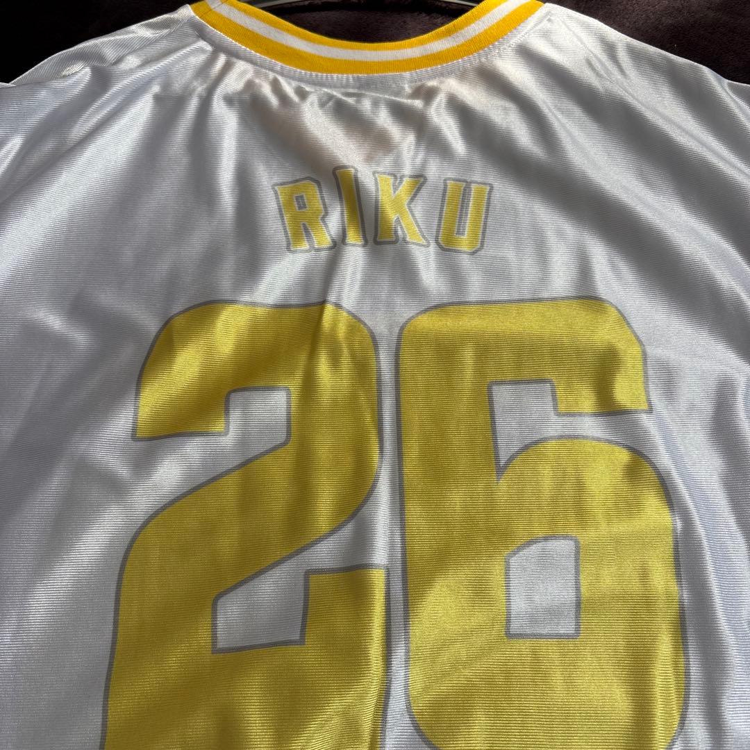 お値下け〇 NiziU リク ユニフォームTシャツ