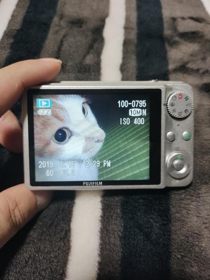 Fujifilm FinePix J150w コンパクトデジタルカメラ