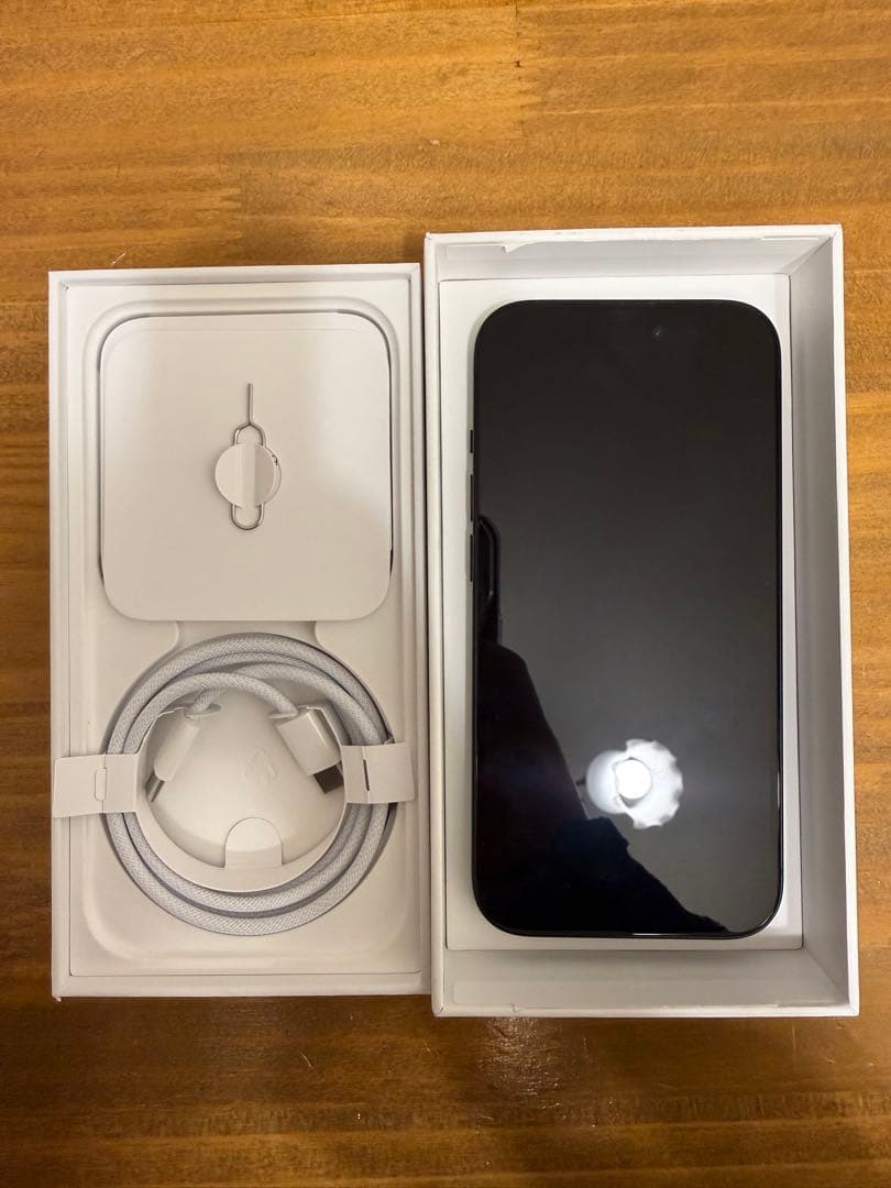 iPhone15 ブラック 128GB SIMフリー バッテリー94%