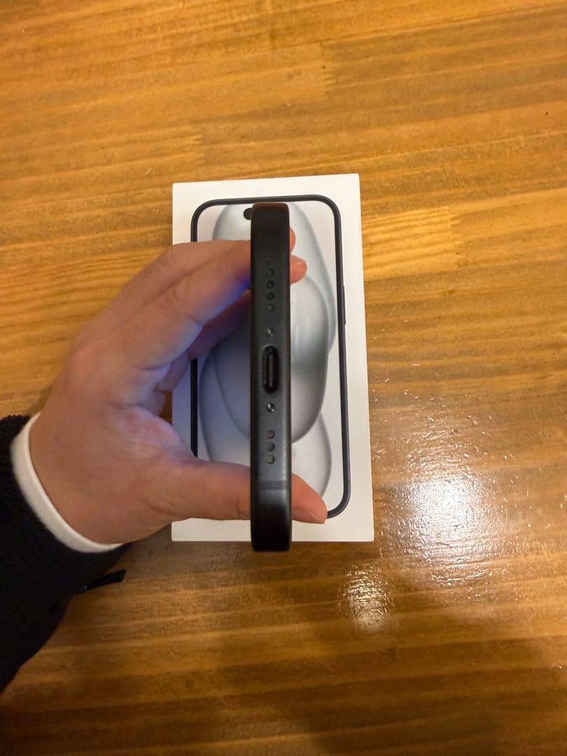 iPhone15 ブラック 128GB SIMフリー バッテリー94%