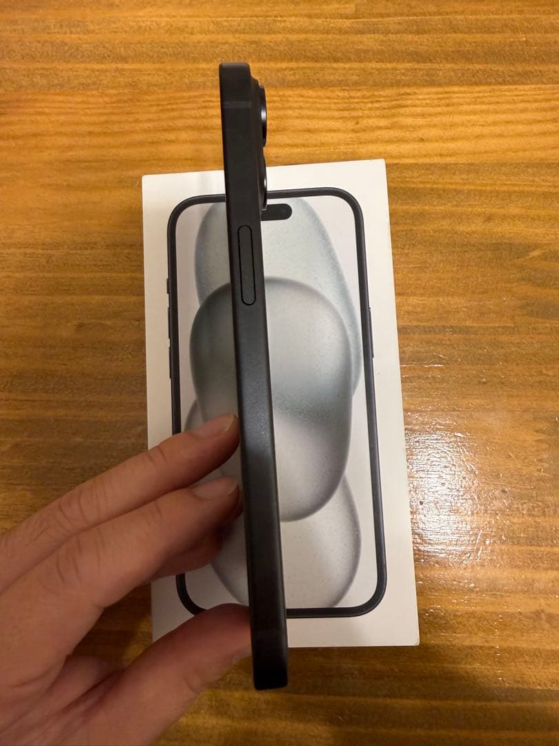 iPhone15 ブラック 128GB SIMフリー バッテリー94%