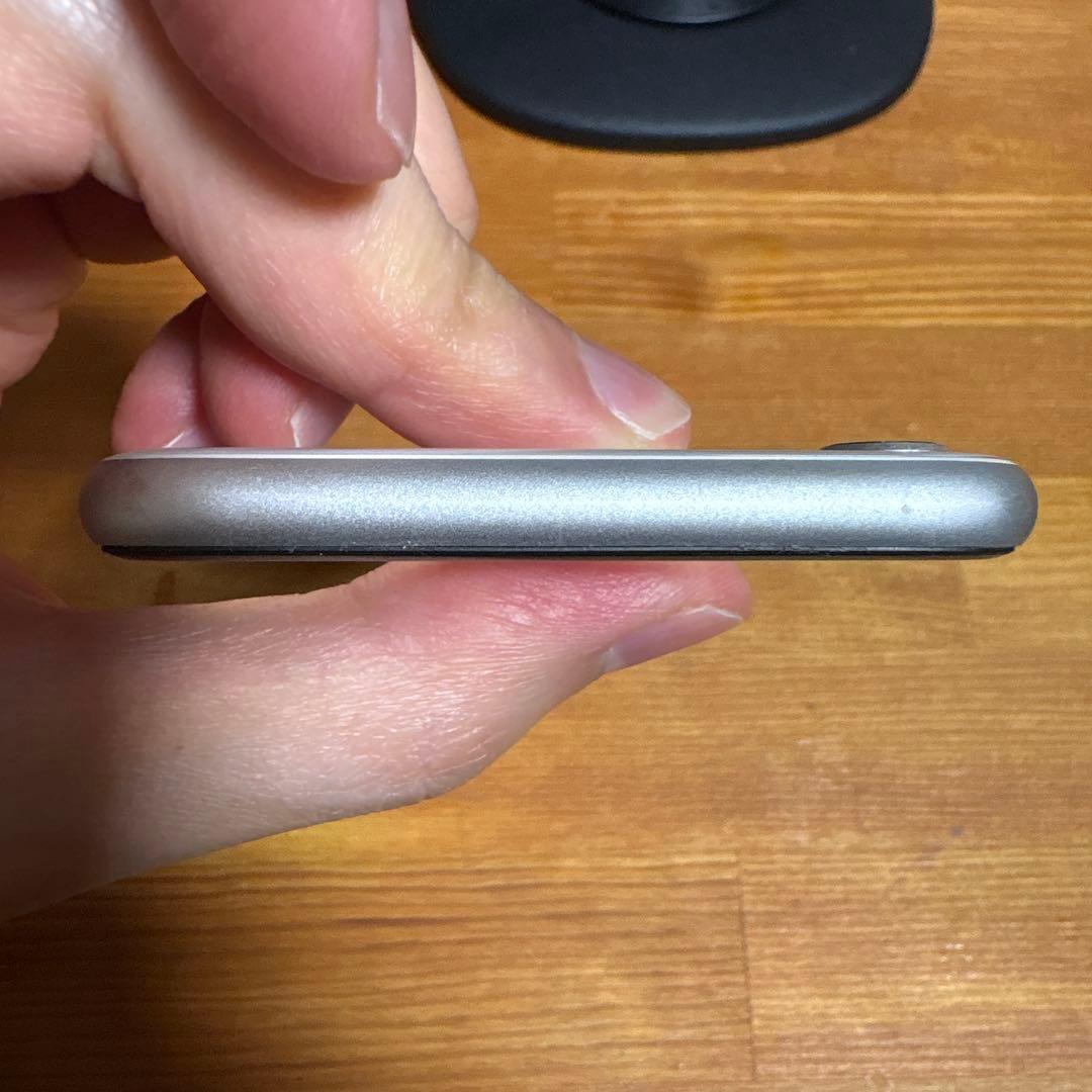 iPhone SE 第2世代 ブラック 64GB Apple バッテリー100%