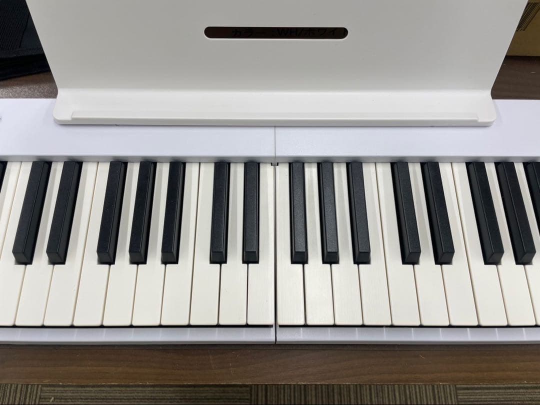 折りたたみ電子ピアノ　88鍵盤　充電タイプ　ホワイト 鍵盤ライト機能あり