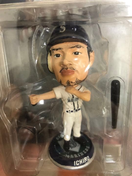 タイムセール！フィギュア ボブルヘッド　イチロー　新品
