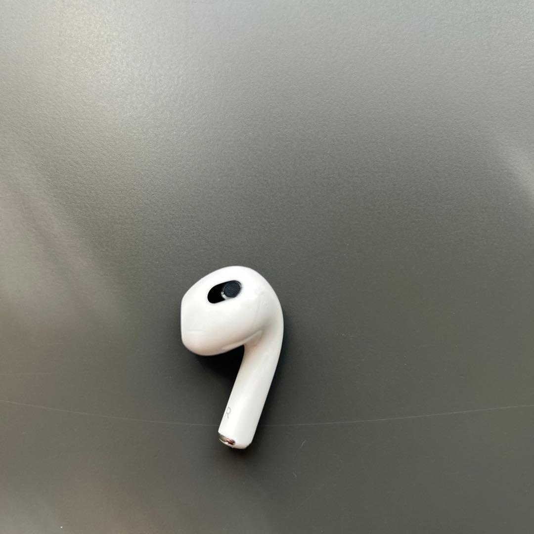 AirPods第3世代本体 ホワイト 右だけ充電ケース付き
