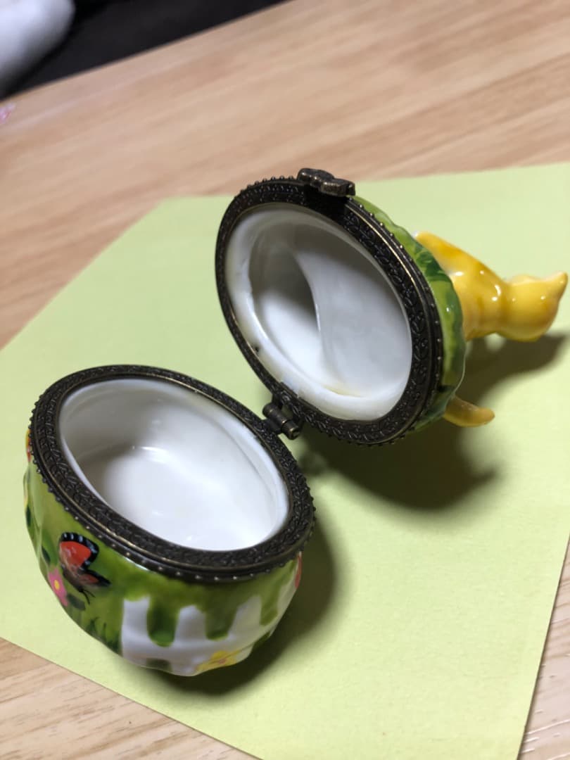 猫と戯れる蝶ヨーロッパアンティークジュエリーボックス 小物入れ コレクション