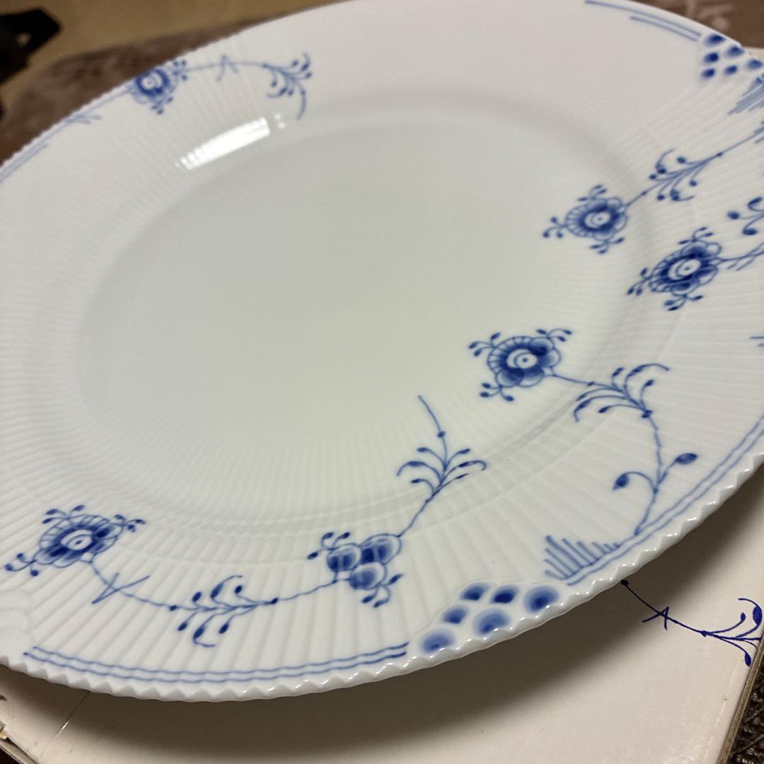 ロイヤルコペンハーゲン　青い花柄