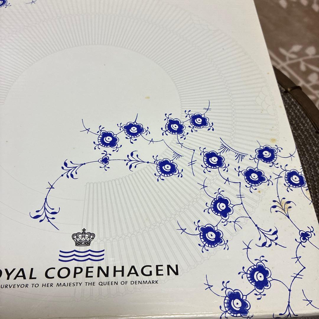 ロイヤルコペンハーゲン　青い花柄