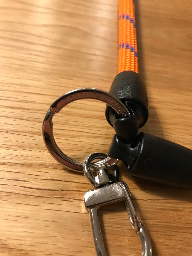 新品　Yosemite MAMMUT ヨセミテ　マムート　スマホ　ストラップ