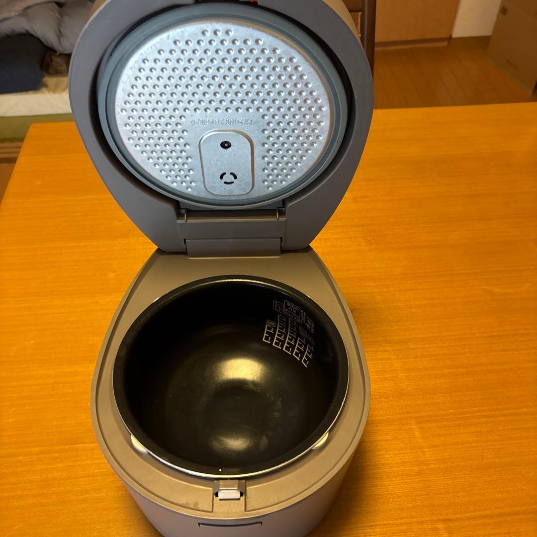 2023年‼️ アイリスオーヤマ IH炊飯器 5.5合　極厚火釜　カフェブラウン