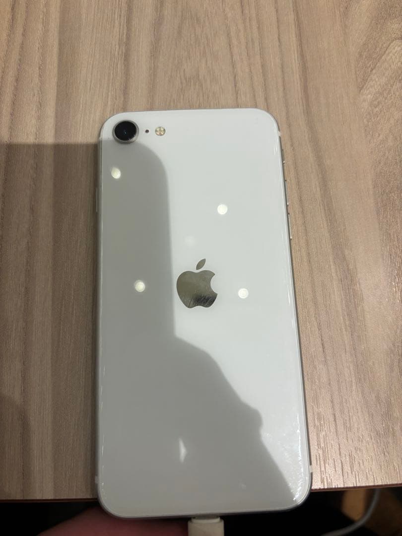iPhonese 第2世代　64GB カラーホワイト