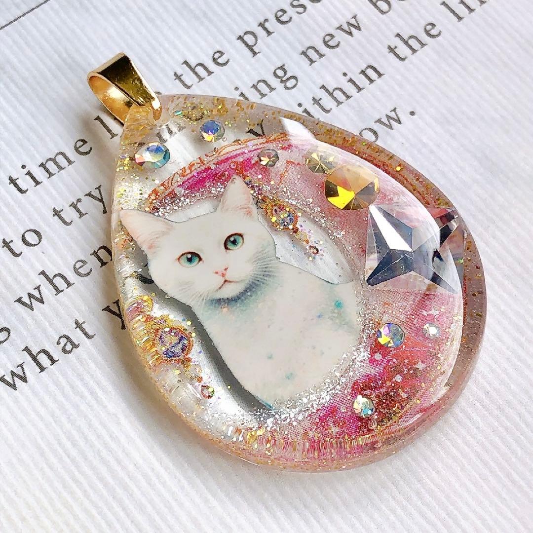 同梱値引100円❤️No.2505 レジン ペンダントトップ 猫 ネコ ねこ ♡
