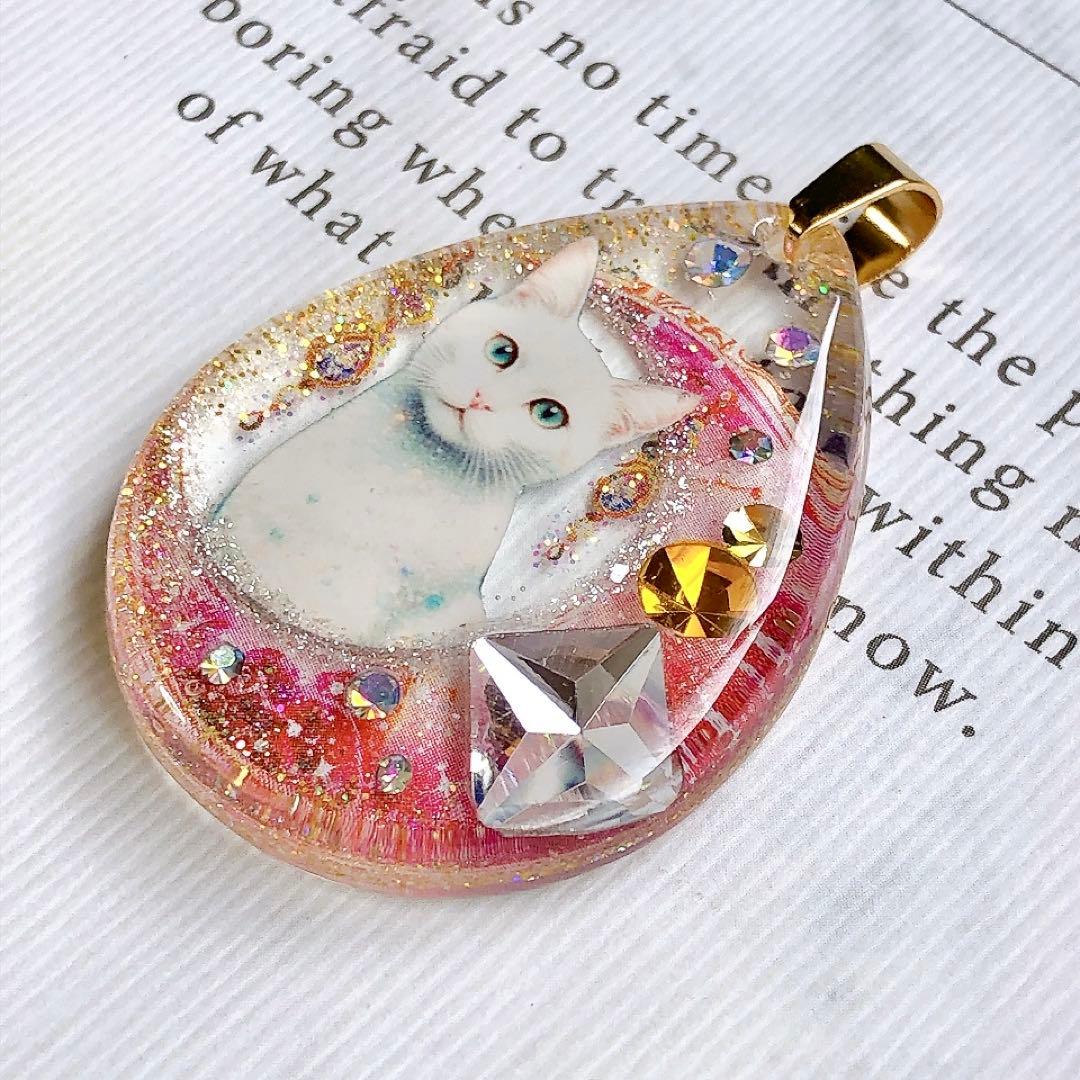 同梱値引100円❤️No.2505 レジン ペンダントトップ 猫 ネコ ねこ ♡