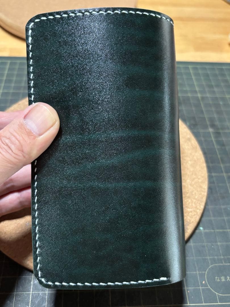 ミドルウォレット　ベルギー産　ルガト　ハンドメイド