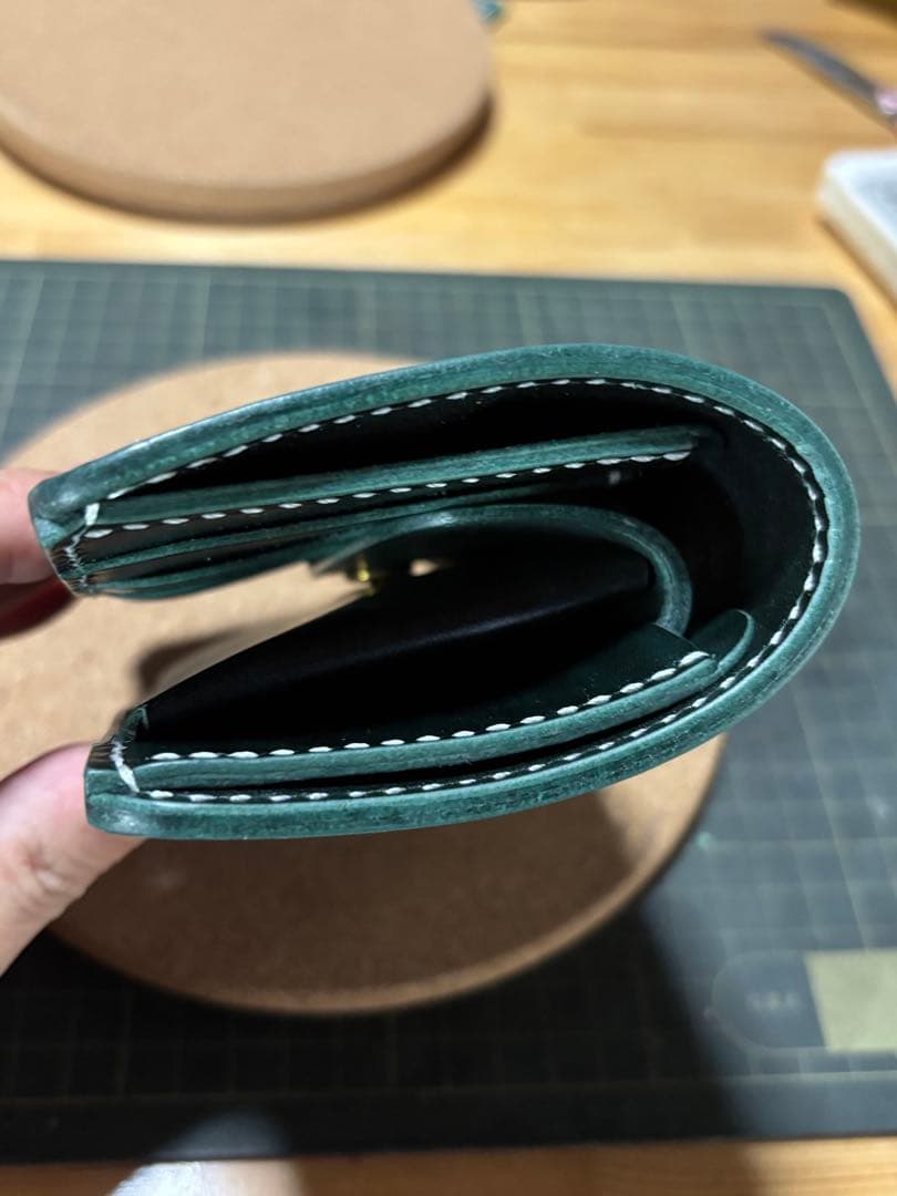 ミドルウォレット　ベルギー産　ルガト　ハンドメイド