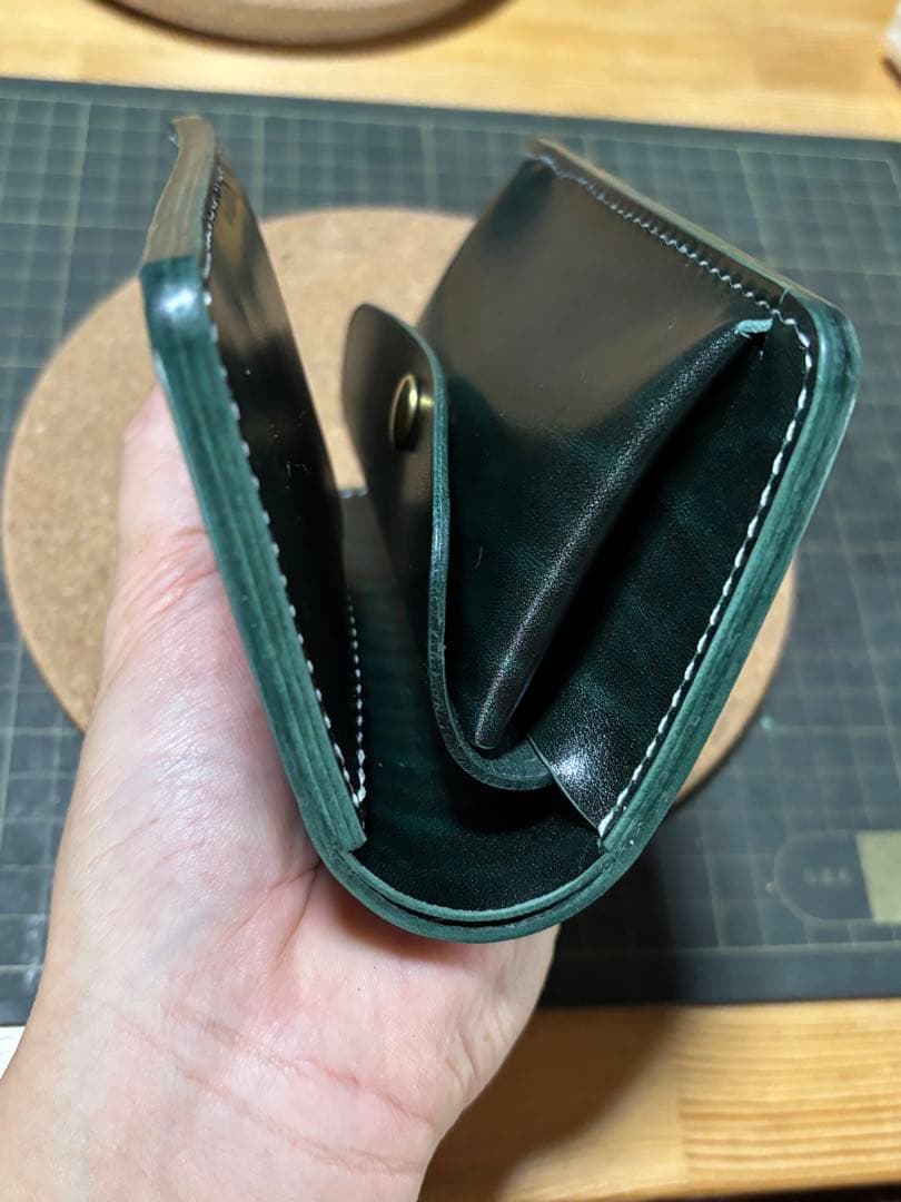 ミドルウォレット　ベルギー産　ルガト　ハンドメイド