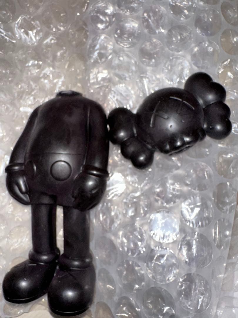 OriginalFake Kaws COMPANION CANDLE 2色セット