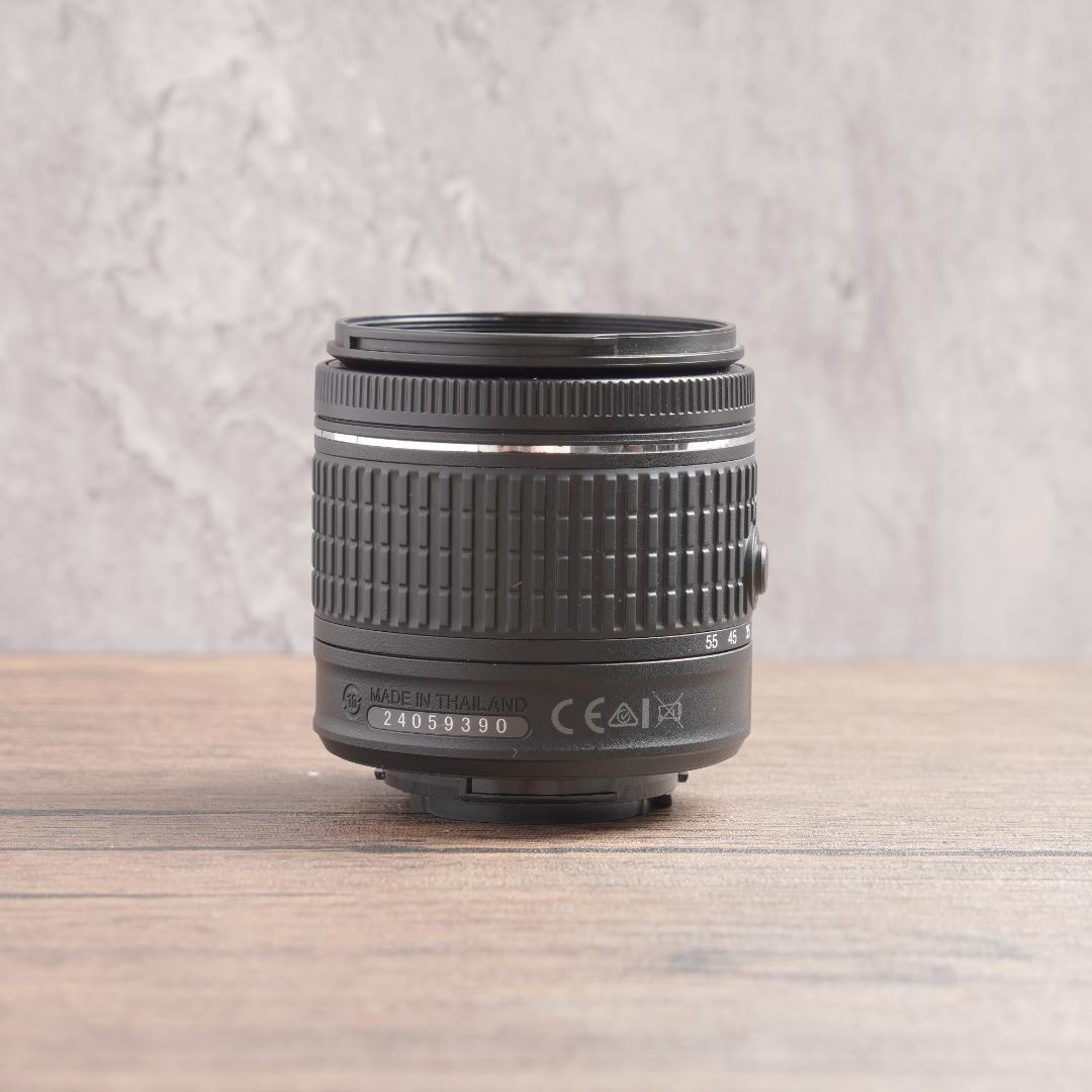 ✨ショット数2048回で超美品✨自撮りOK✨Nikon D5600　886-1