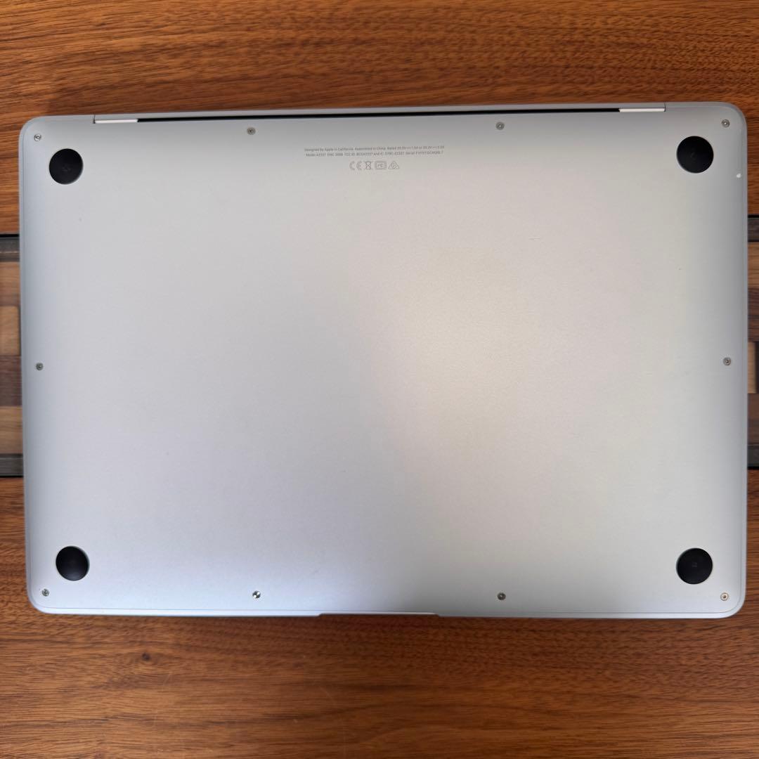 MacBook Air 13インチ　M1 チップ シルバー
