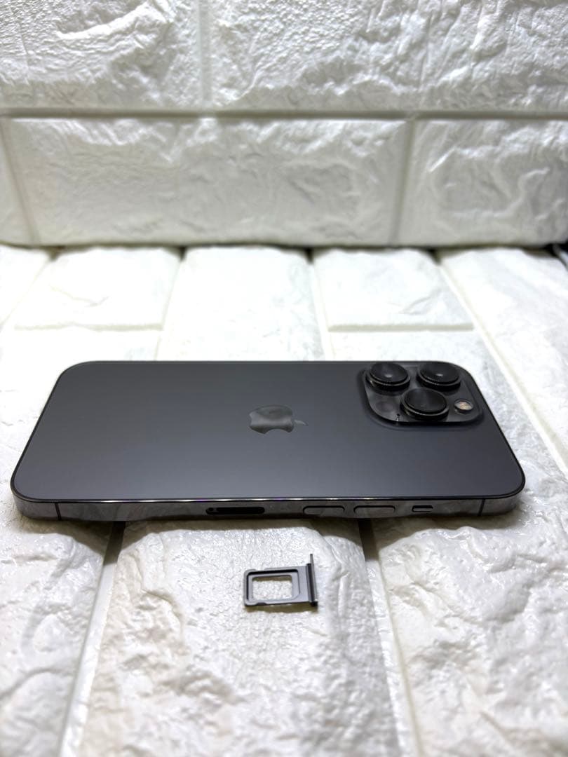 iPhone13pro 256GB グラファイト（SIMフリー） 画面キズあり