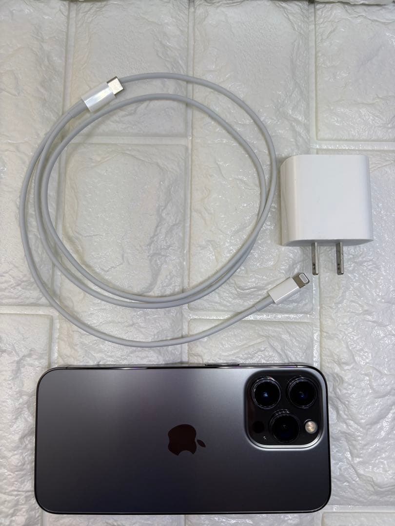 iPhone13pro 256GB グラファイト（SIMフリー） 画面キズあり