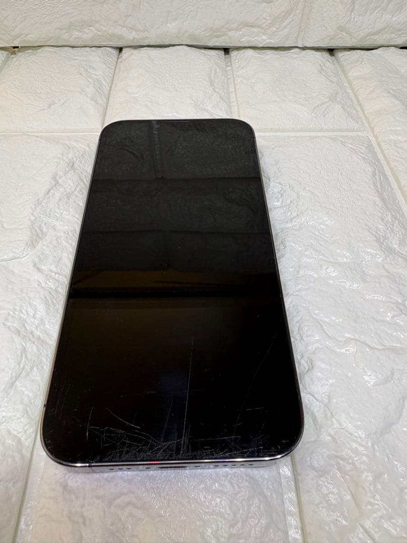 iPhone13pro 256GB グラファイト（SIMフリー） 画面キズあり