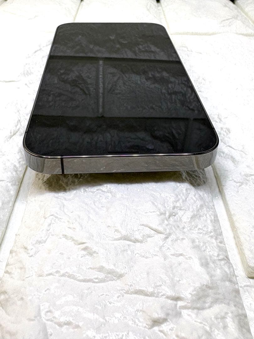 iPhone13pro 256GB グラファイト（SIMフリー） 画面キズあり