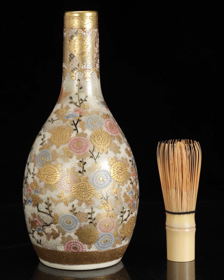 明治期 薩摩焼 丸十字 極細密 色絵金彩 菊蝶文花瓶 金襴手 飾壺 古美術 骨董