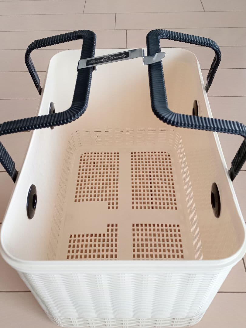 ピクニックバスケット　レトロ　プラスチック