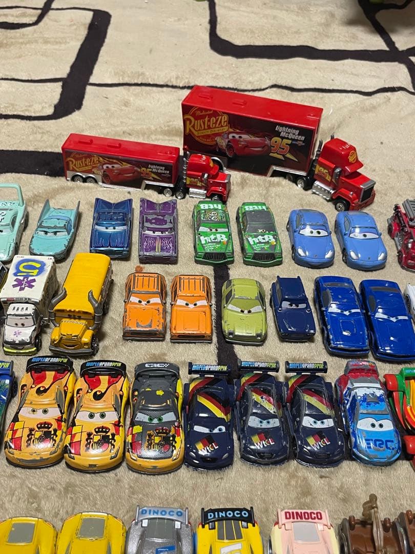 トミカ カーズ　ミニカー138台セット まとめ売り