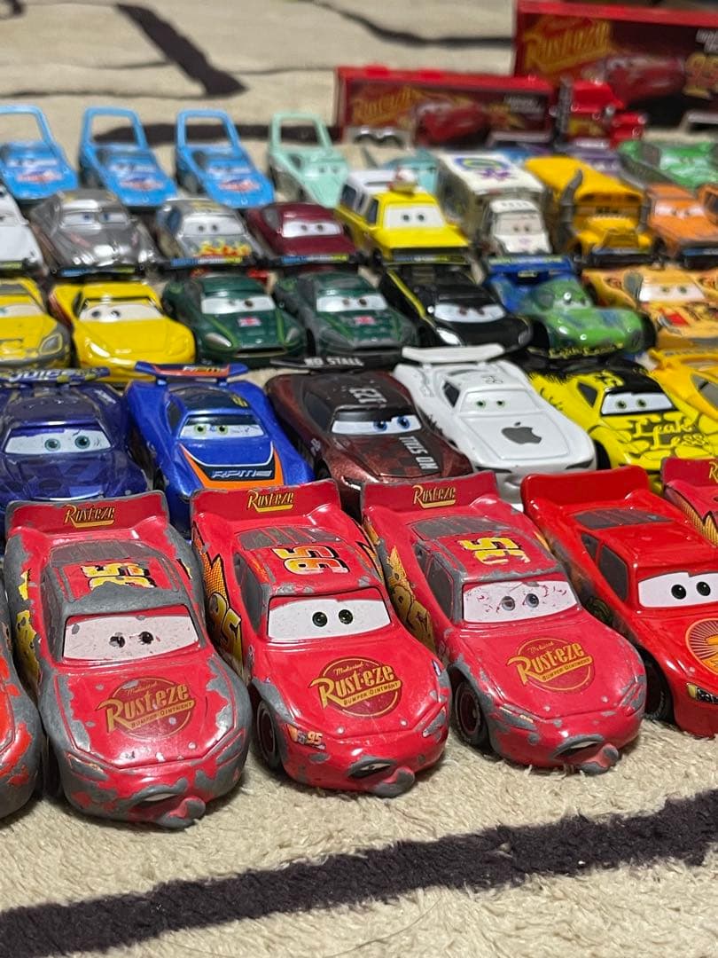 トミカ カーズ　ミニカー138台セット まとめ売り