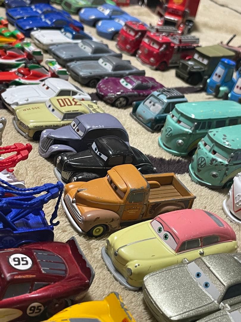 トミカ カーズ　ミニカー138台セット まとめ売り